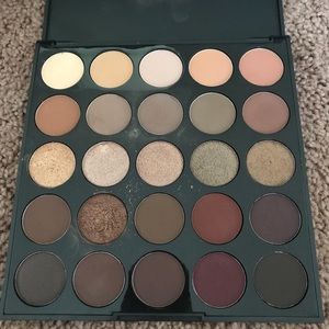 Eyeshadow pallet